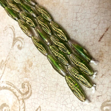 Load image into Gallery viewer, Czech Green and Gold &quot;Corn Cob&quot; Beads
