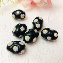 Load image into Gallery viewer, Black and White Daisy Murano Glass Oval Bead, 20MM
