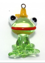 Load image into Gallery viewer, Toad with Crown Lampwork Bead, Czech 25MM
